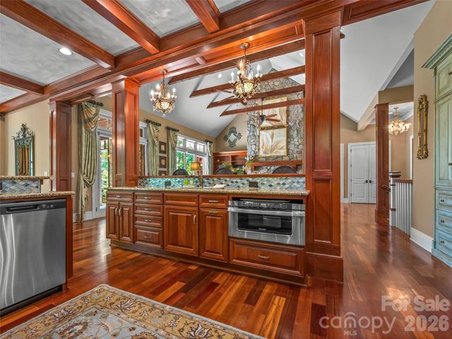 161 Chattooga Run, Hendersonville, NC 28739