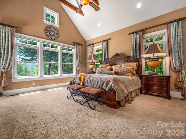 161 Chattooga Run, Hendersonville, NC 28739