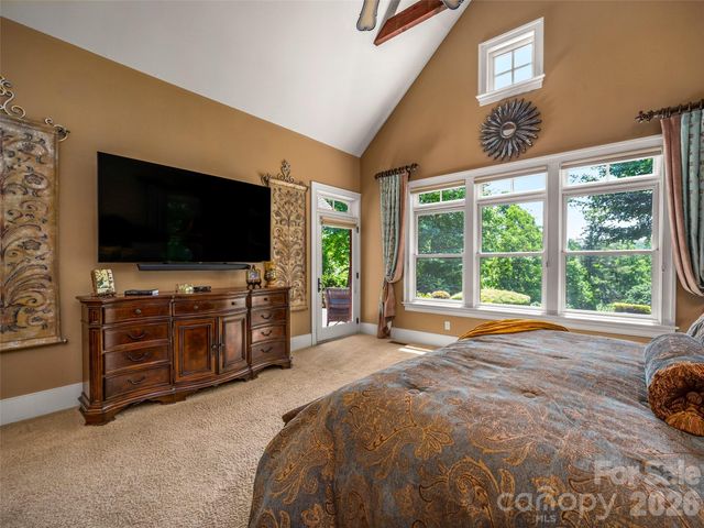 161 Chattooga Run, Hendersonville, NC 28739
