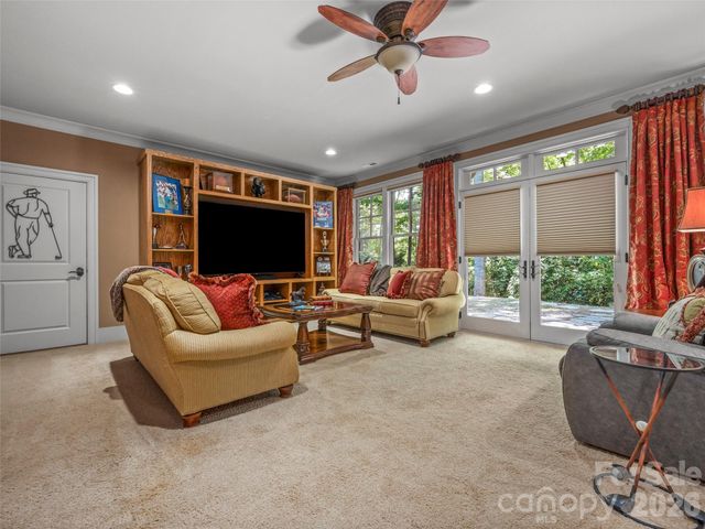 161 Chattooga Run, Hendersonville, NC 28739