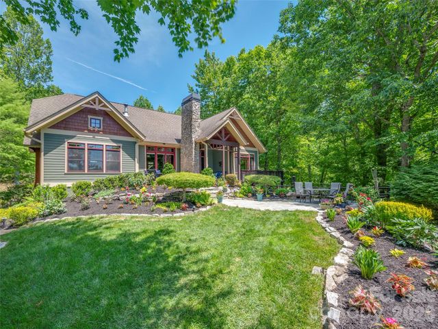 161 Chattooga Run, Hendersonville, NC 28739