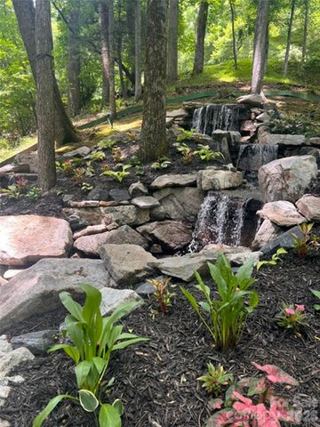 161 Chattooga Run, Hendersonville, NC 28739