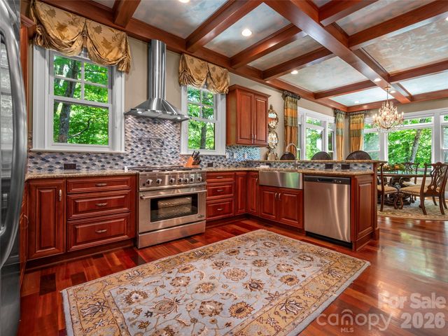 161 Chattooga Run, Hendersonville, NC 28739