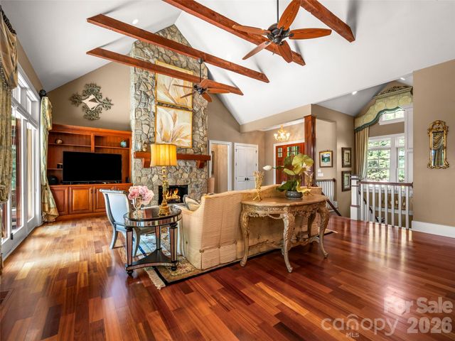 161 Chattooga Run, Hendersonville, NC 28739