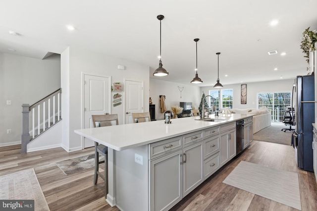 10414 JOHN GLENN ST, Lanham, MD 20706