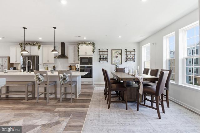 10414 JOHN GLENN ST, Lanham, MD 20706