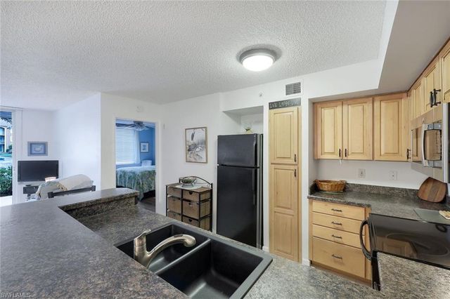 1275 Wildwood Lakes BLVD # 103, Naples, FL 34104