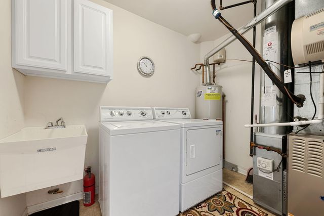 1245 Auburn Meadow Lane, Schererville, IN 46375