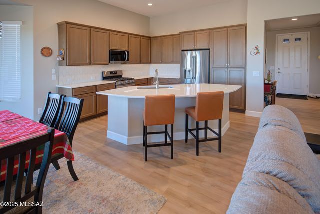 1915 N Banneker Lane, Green Valley, AZ 85614