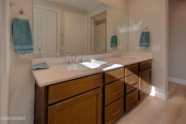 1915 N Banneker Lane, Green Valley, AZ 85614