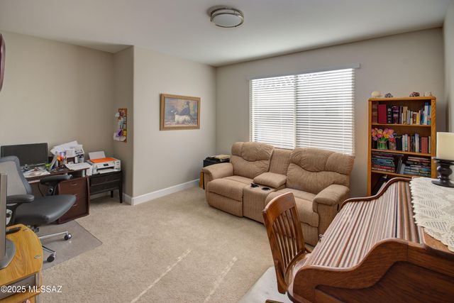 1915 N Banneker Lane, Green Valley, AZ 85614