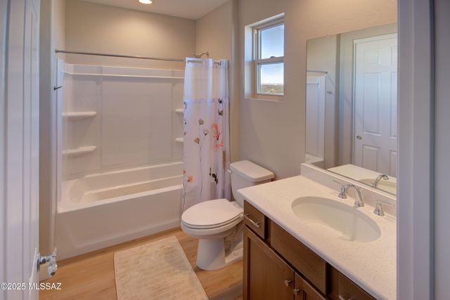 1915 N Banneker Lane, Green Valley, AZ 85614