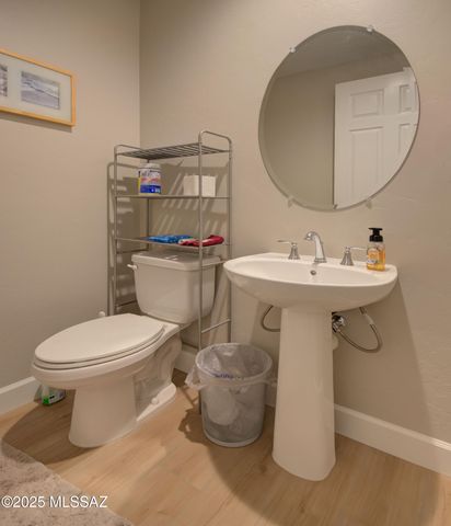 1915 N Banneker Lane, Green Valley, AZ 85614