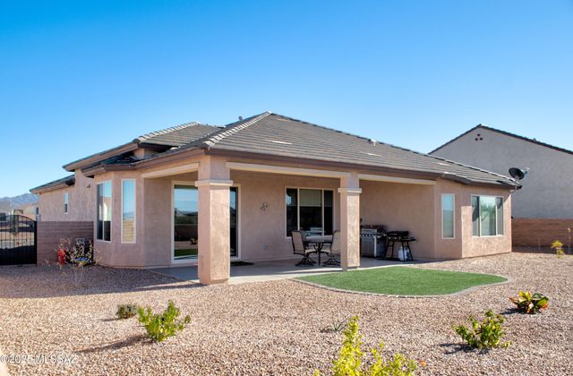 1915 N Banneker Lane, Green Valley, AZ 85614