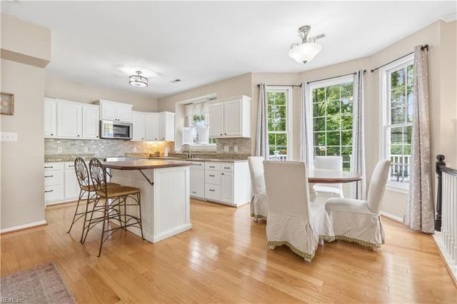 923 Blackthorne Dr, Chesapeake, VA 23322
