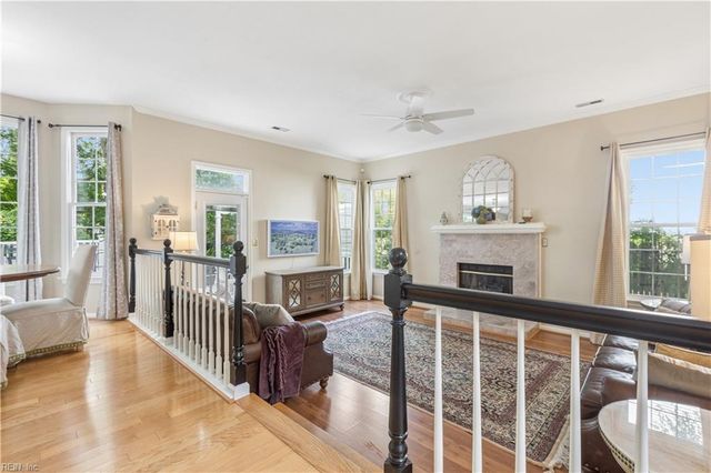 923 Blackthorne Dr, Chesapeake, VA 23322