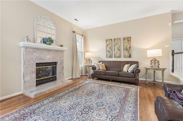 923 Blackthorne Dr, Chesapeake, VA 23322