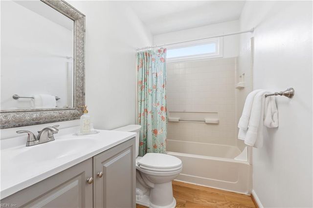 923 Blackthorne Dr, Chesapeake, VA 23322