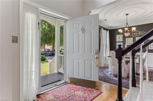923 Blackthorne Dr, Chesapeake, VA 23322