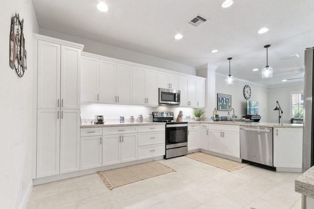 15862 Binks Pointe Terrace, Wellington, FL 33414