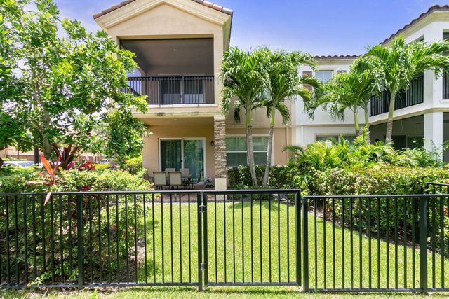 15862 Binks Pointe Terrace, Wellington, FL 33414