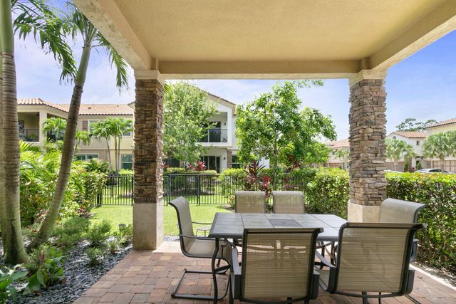 15862 Binks Pointe Terrace, Wellington, FL 33414