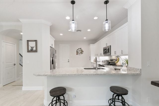 15862 Binks Pointe Terrace, Wellington, FL 33414