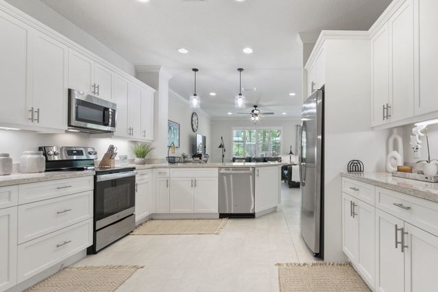 15862 Binks Pointe Terrace, Wellington, FL 33414