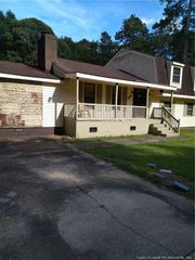 12121 Cameron Way, Maxton, NC 28364