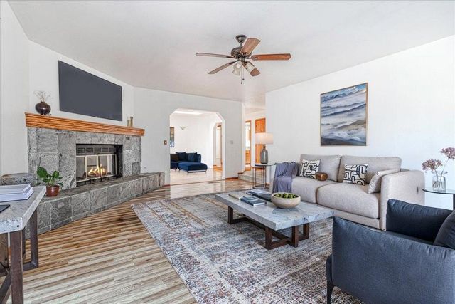 2425 Becker Court, Modesto, CA 95358