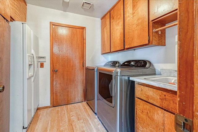 2425 Becker Court, Modesto, CA 95358