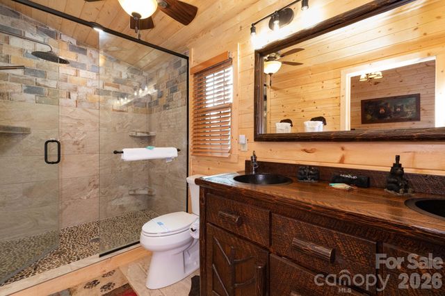 71 Honeymoon Lane, Maggie Valley, NC 28751