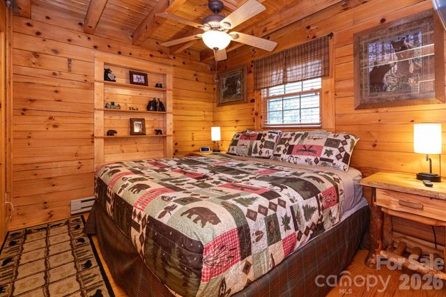 71 Honeymoon Lane, Maggie Valley, NC 28751