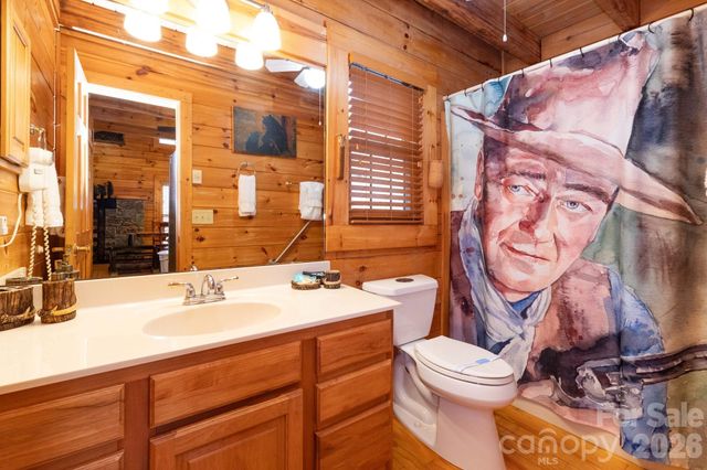 71 Honeymoon Lane, Maggie Valley, NC 28751