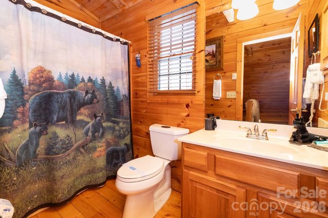 71 Honeymoon Lane, Maggie Valley, NC 28751