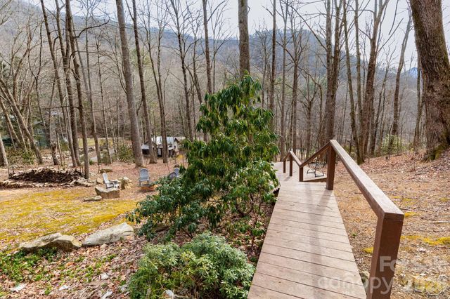 71 Honeymoon Lane, Maggie Valley, NC 28751