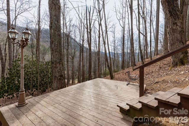 71 Honeymoon Lane, Maggie Valley, NC 28751