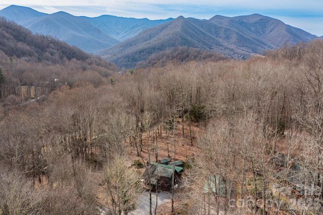 71 Honeymoon Lane, Maggie Valley, NC 28751
