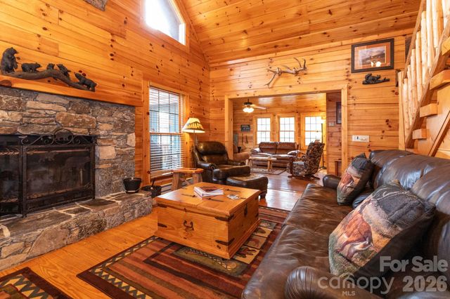 71 Honeymoon Lane, Maggie Valley, NC 28751