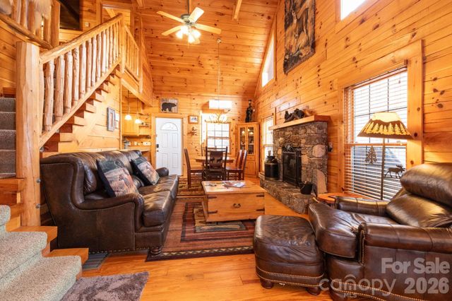 71 Honeymoon Lane, Maggie Valley, NC 28751