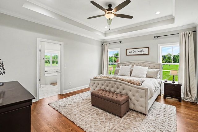 8002 Traditions Ln, Columbia, TN 38401