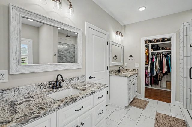 8002 Traditions Ln, Columbia, TN 38401