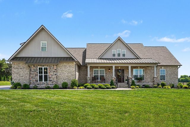 8002 Traditions Ln, Columbia, TN 38401