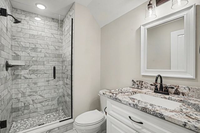 8002 Traditions Ln, Columbia, TN 38401