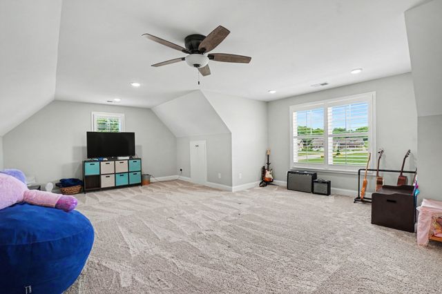 8002 Traditions Ln, Columbia, TN 38401