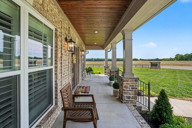 8002 Traditions Ln, Columbia, TN 38401