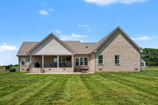 8002 Traditions Ln, Columbia, TN 38401