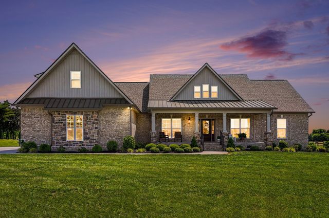 8002 Traditions Ln, Columbia, TN 38401
