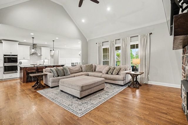 8002 Traditions Ln, Columbia, TN 38401