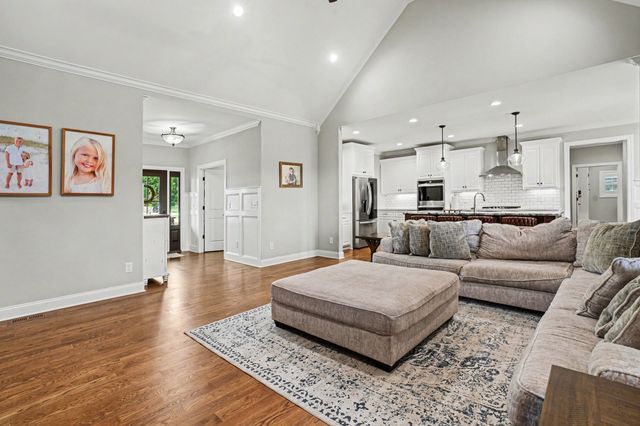 8002 Traditions Ln, Columbia, TN 38401